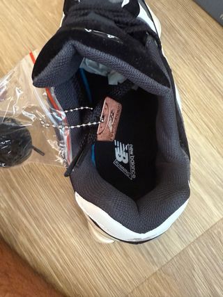 New Balance 9060 Negro Blanco