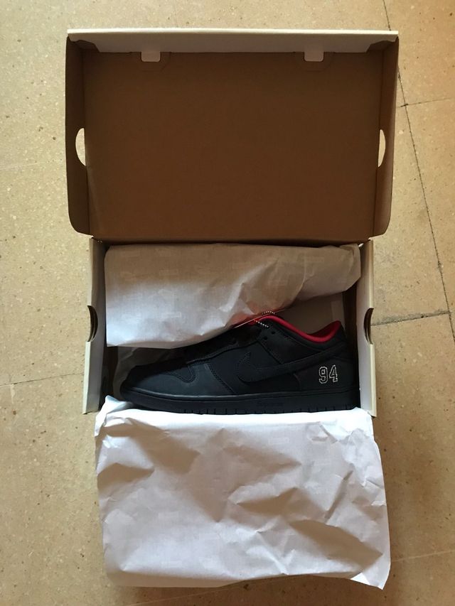 Nike SB Dunk Low Supreme 94 Negro Rojo