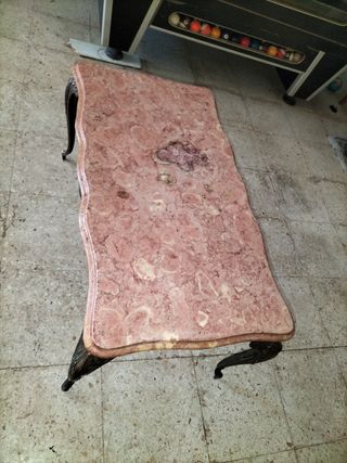 Mesa antigua mármol y latón