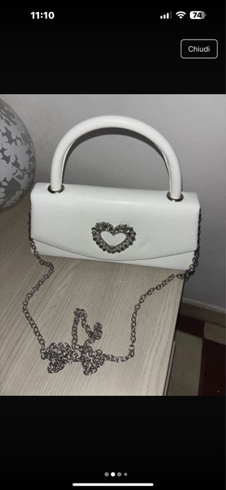 Borsa a tracolla bianca con cuore gioiello