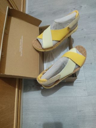 Sandalias Camper Beige y Amarillas