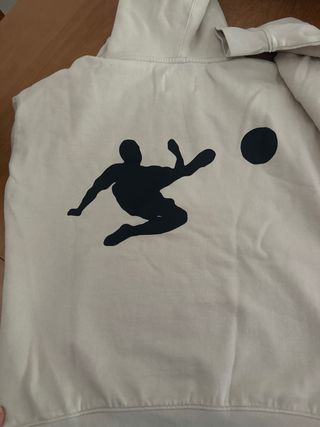 Sudadera Zara beige niño