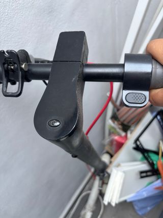 Patinete eléctrico blanco