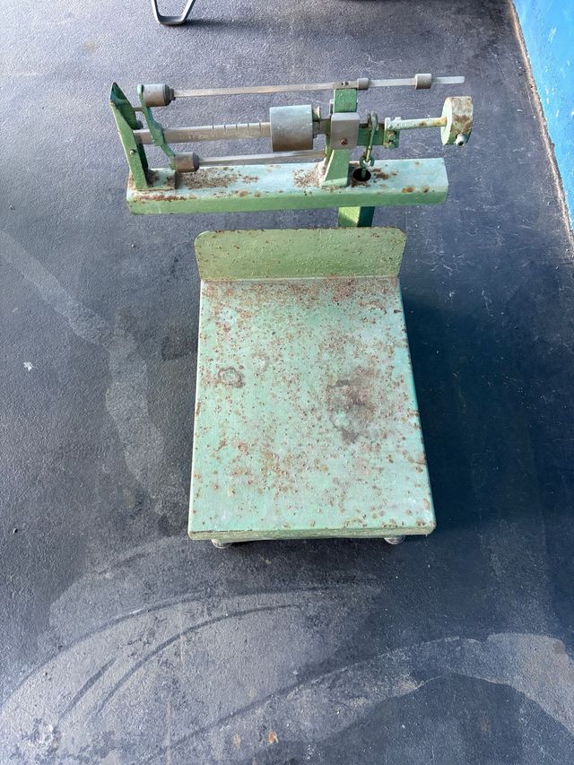 Báscula antigua de pesaje