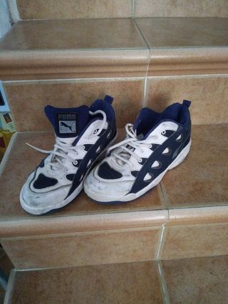 Deportivos Puma Azul y Blanco