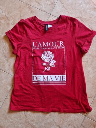 Camiseta H&M Roja con Rosa L'Amour