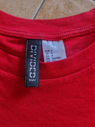 Camiseta H&M Roja con Rosa L'Amour