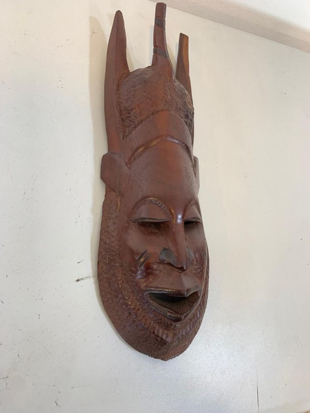 Máscara africana de madera