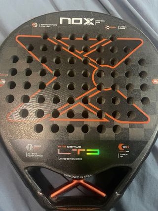 Pala Nox AT2 Genius edición especial