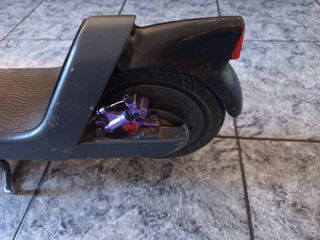 Patín Eléctrico con Freno de Disco Morado