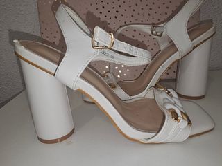 Sandalias blancas tacón ancho talla 39