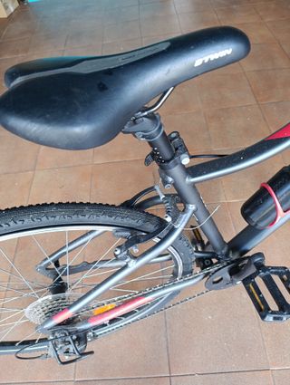 Bicicleta Btwin Gris con Accesorios