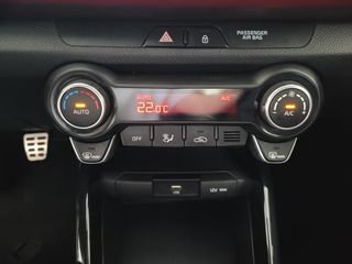 KIA Rio 1.0 TGDi 100CV MHEV iMT Drive