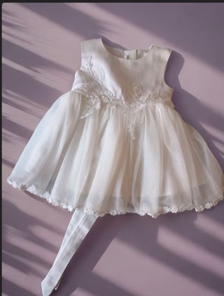 Vestido de fiesta para niña blanco. De 9 a 12 mese