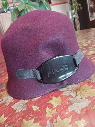 Cappellino Pinko bordeaux donna