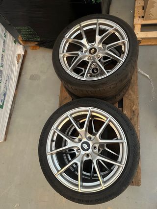 Llantas Racing División 18x9 ET48 5x112 