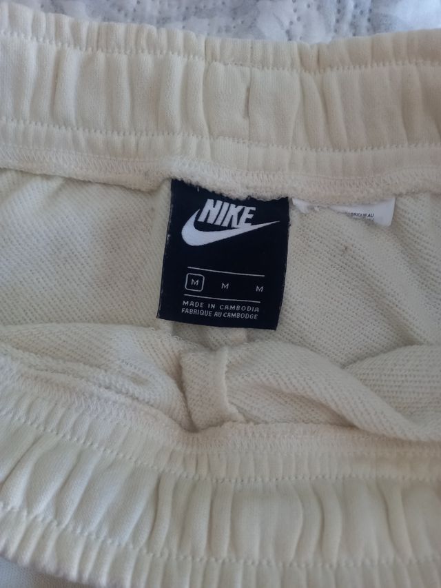 Pantalón Corto Nike Beige