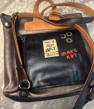 Mochila Anekke azul marino en muy buen estado