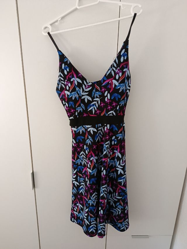 Vestido de verano es talla L pero es como M