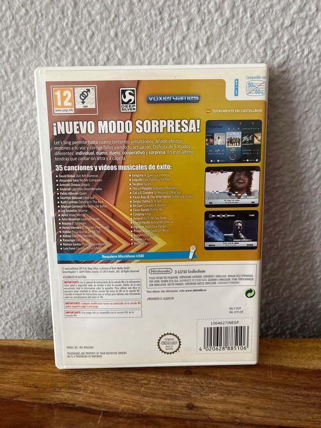 Let's Sing 7 Wii Versión Española y un micrófono