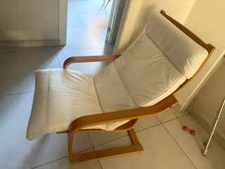 Sillón de tela y madera