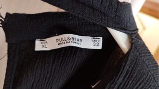 Mono corto Pull and Bear negro escote V