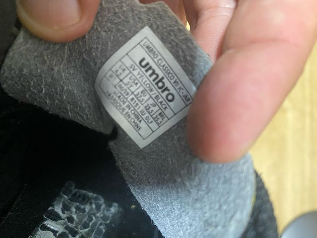 Zapatillas fútbol sala Umbro niño T.37.5