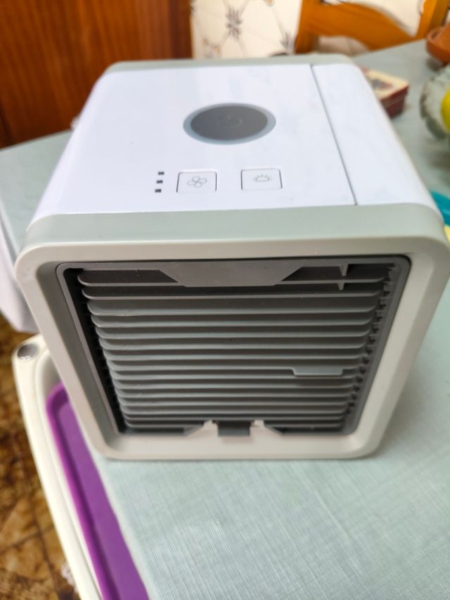 Pingüino portátil frío con luz LED