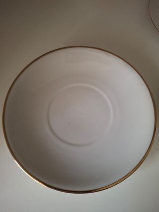 Tazzine da tè in porcellana con bordo oro