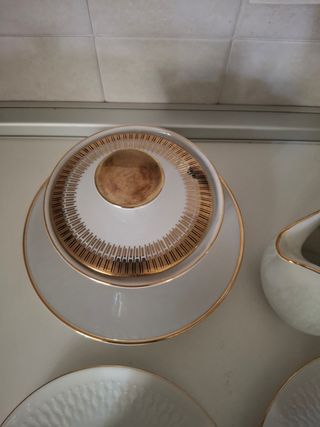 Tazzine da tè in porcellana con bordo oro