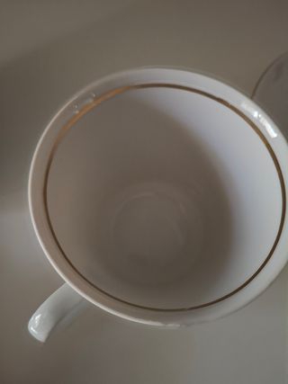 Tazzine da tè in porcellana con bordo oro