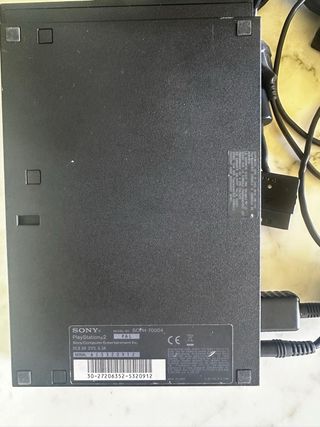 Playstation 2 Sony + 2 Mandos y Cables