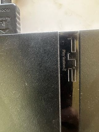 Playstation 2 Sony + 2 Mandos y Cables