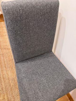 4 Sillas de comedor tapizadas grises