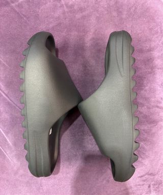 Adidas Yeezy Slide Dark Onyx