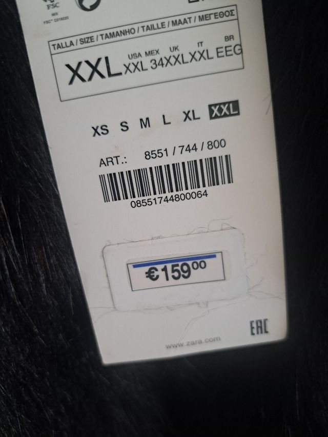Abrigo Zara Negro Talla XL con Cuello Peludo