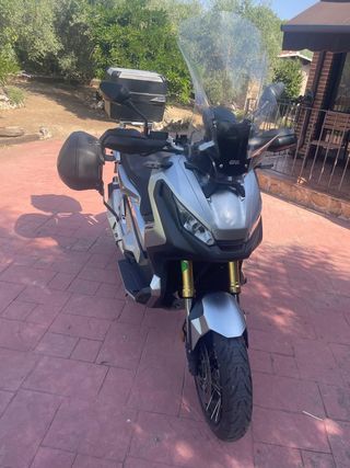 Moto Honda X-ADV 2021 Plata