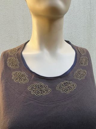 T-shirt manga comprida castanha