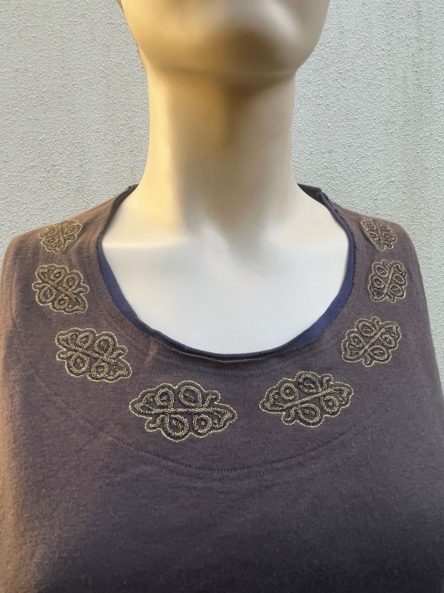 T-shirt manga comprida castanha