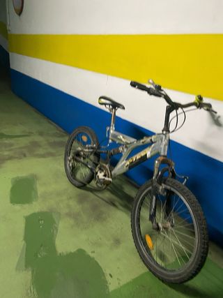 Bicicleta doble suspensión pequeña