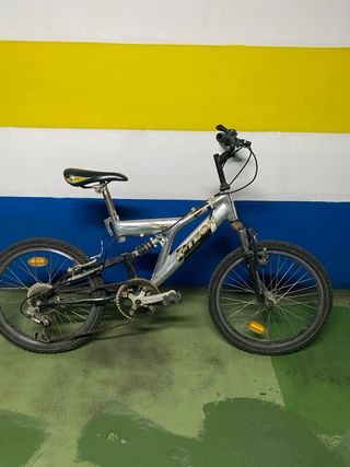 Bicicleta doble suspensión pequeña