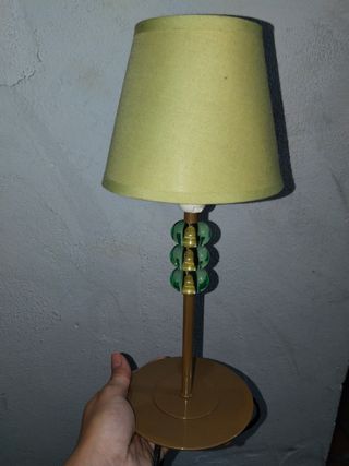 Lámpara de mesa pequeña