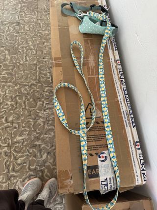 Arnés para perro/gato verde con puntos blancos