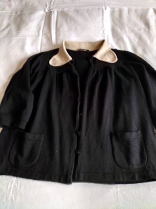 Chaqueta de punto. Lydia Delgado. De lana negra.