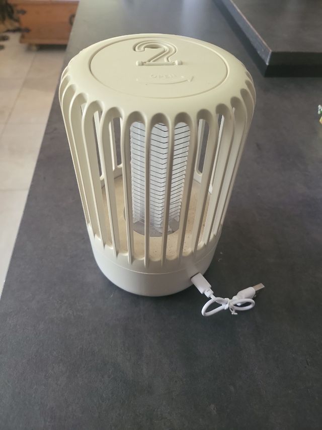 Eliminador Eléctrico de Mosquitos USB