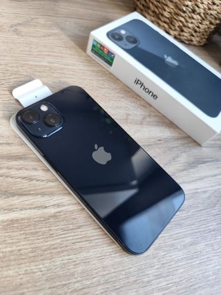 iPhone 13  Azul medianoche + Accesorios Nuevos

