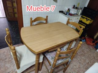 Mesa de cocina con 4 sillas
