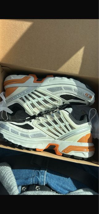 Zapatillas Salomon Naranja y Blanco