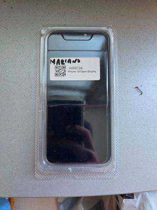 Schermo iPhone 12 con macchie