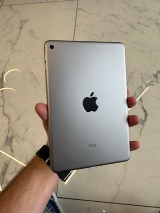 iPad mini 4 Plata